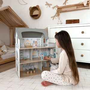 Casa de muñecas de madera blanca con terraza y accesorios