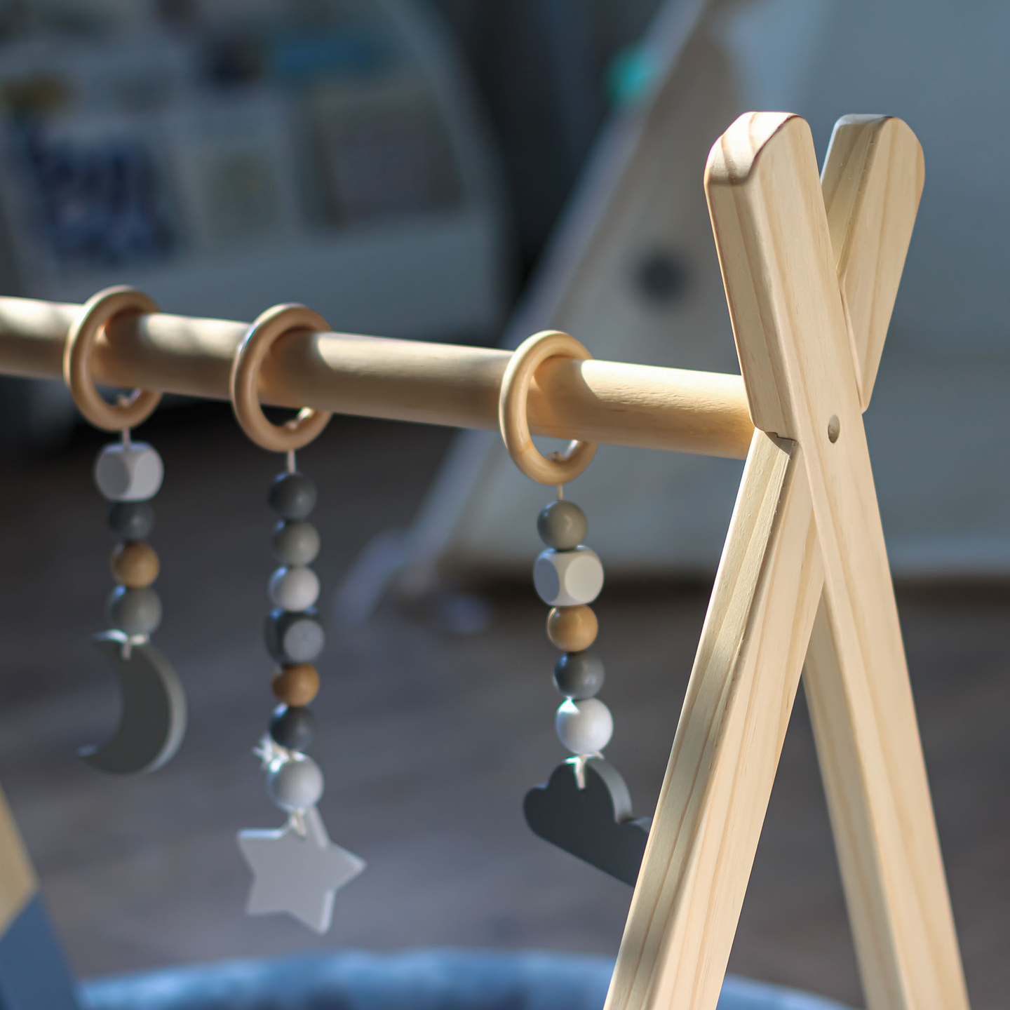 Soporte educativo de madera Baby Gym - color gris