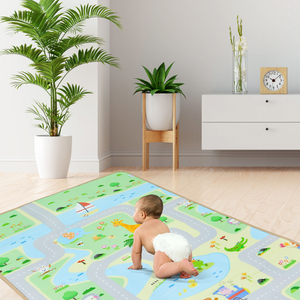 Alfombra de espuma de doble cara - bosque en una colina / ciudad soleada - 180x120x0,5cm