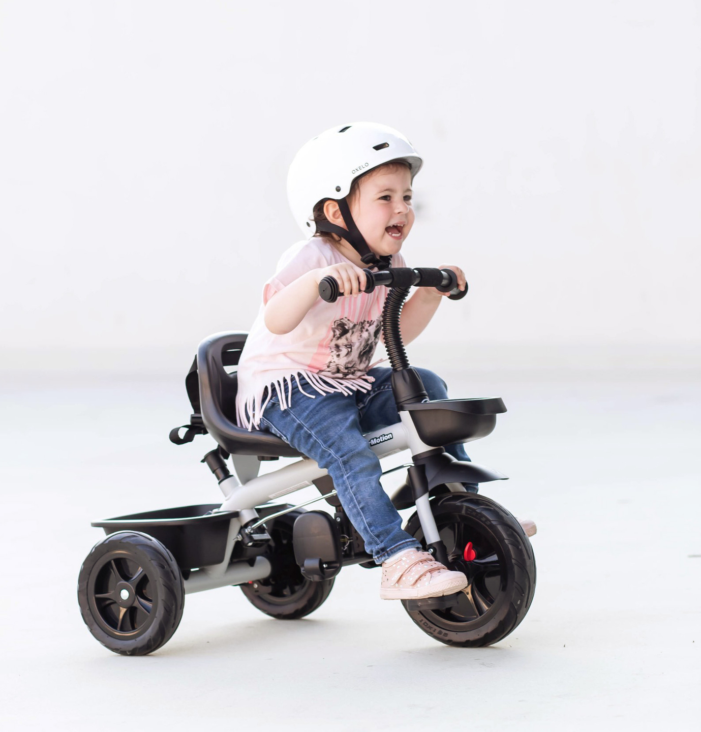 Triciclo HyperMotion TOBI VECTOR: ruedas infladas permanentemente + empujador. Color: gris claro.