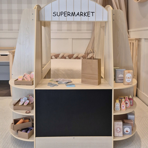 Gran tienda infantil de madera con pizarra: ¡91 piezas para divertirse comprando!
