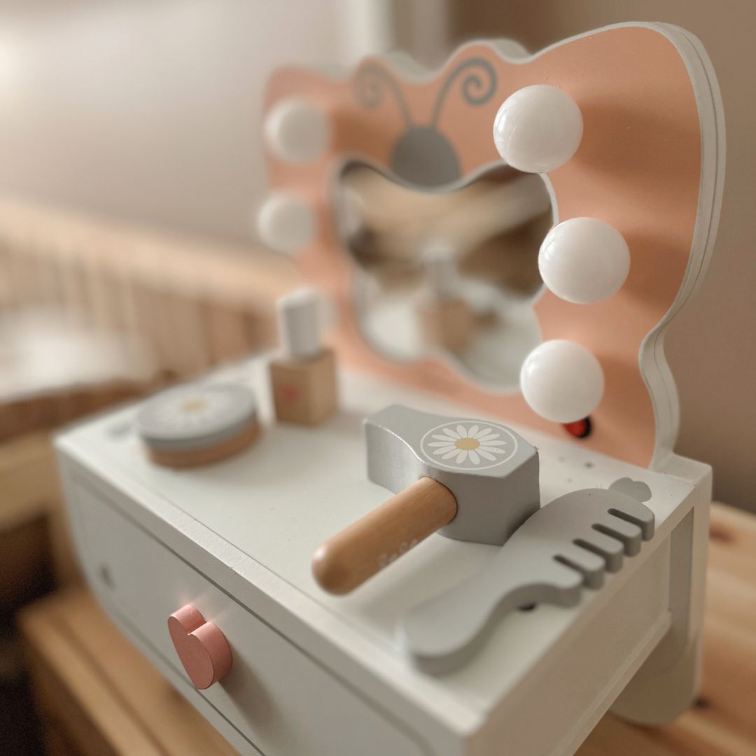 Mini tocador de madera con iluminación LED - Butterfly