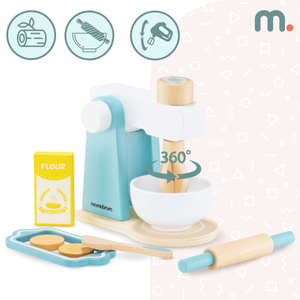 Batidora de madera con accesorios.