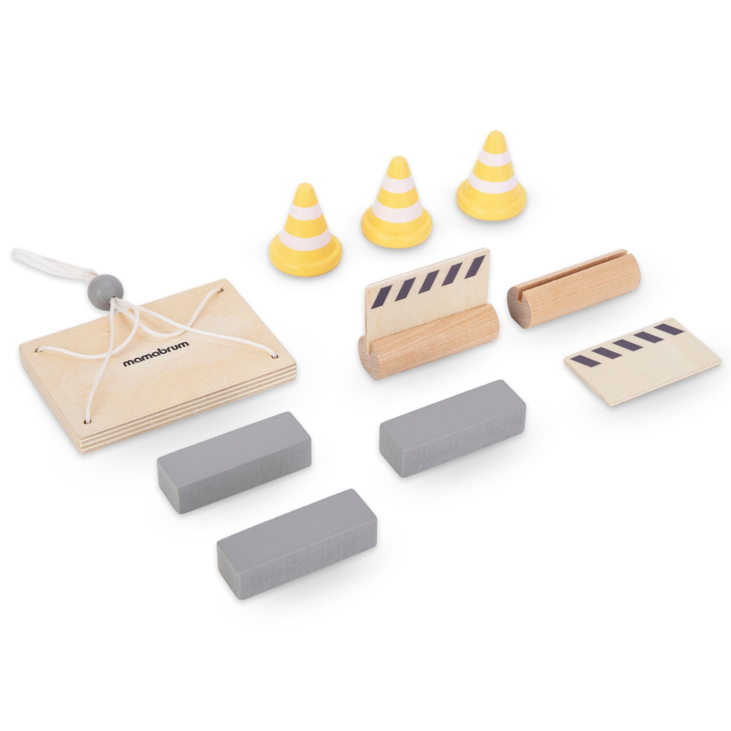 Sitio de construcción de madera con grandes grúas móviles y vehículos, grúa torre