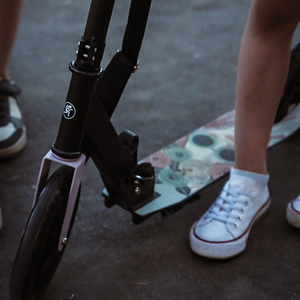 Scooter urbano de dos ruedas VIBE Pink HyperMotion - 100 kg