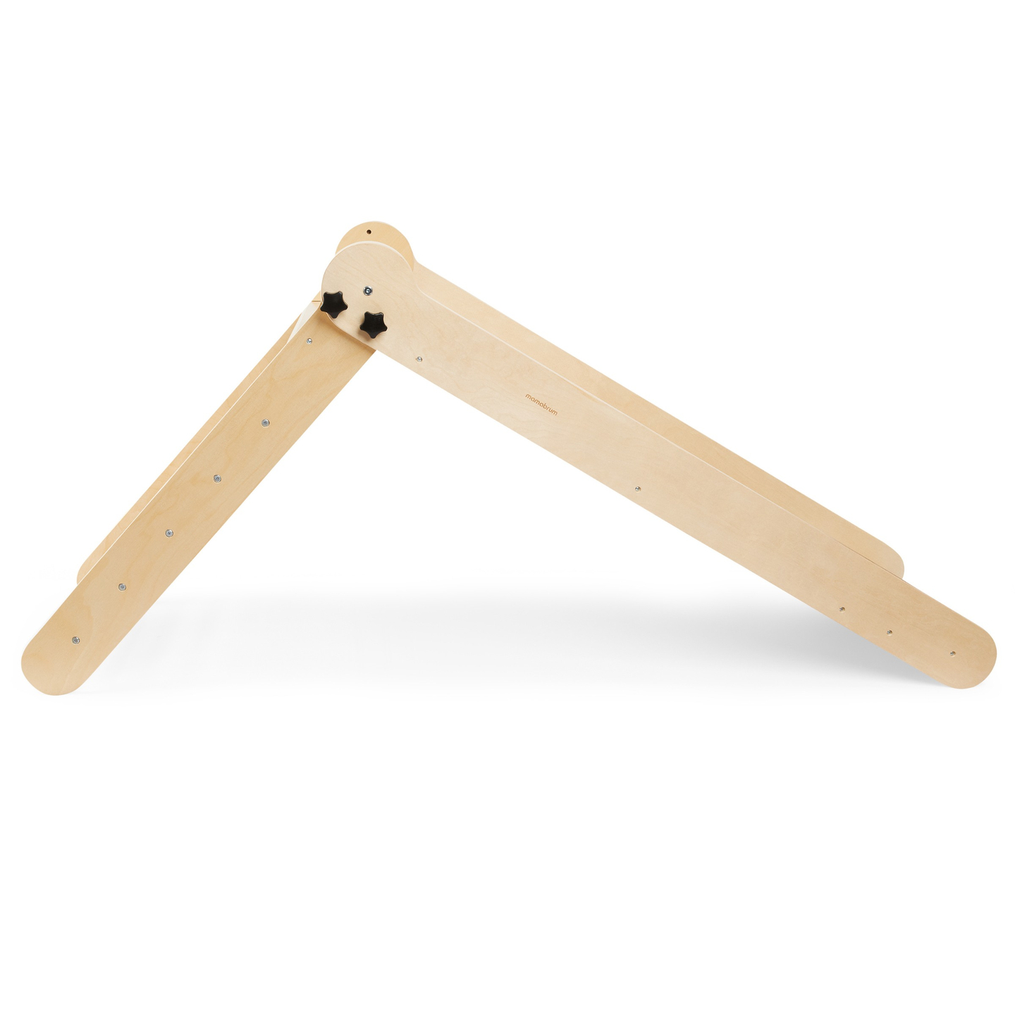 Tobogán de madera con escalera para niños