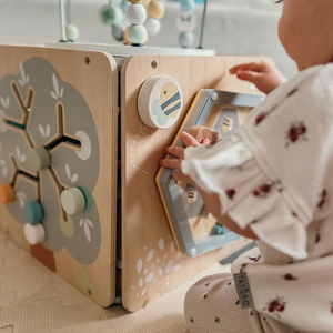 Gran cubo de actividades de madera con bucle - Montessori