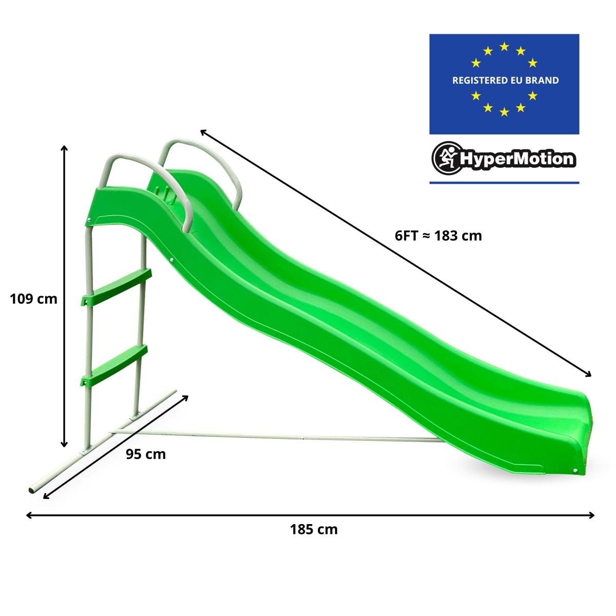 Gran tobogán de jardín con escalera para niños.