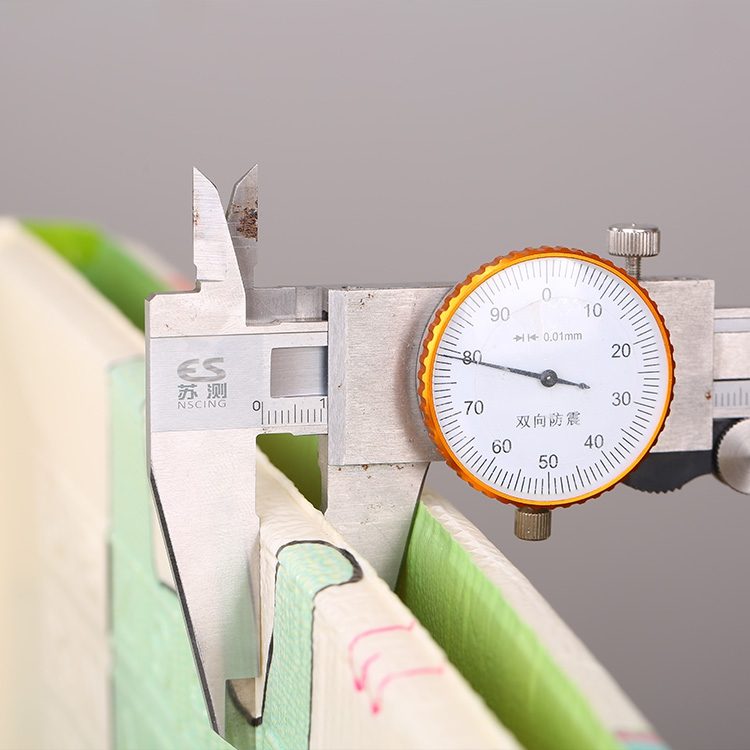 Alfombra de espuma XXL de doble cara - plegable 1 CM (bosque con osito y caballos)