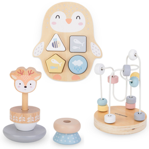 Un conjunto de juguetes de madera: un entrelazado de colores, una pirámide de ciervos y un clasificador de pingüinos.