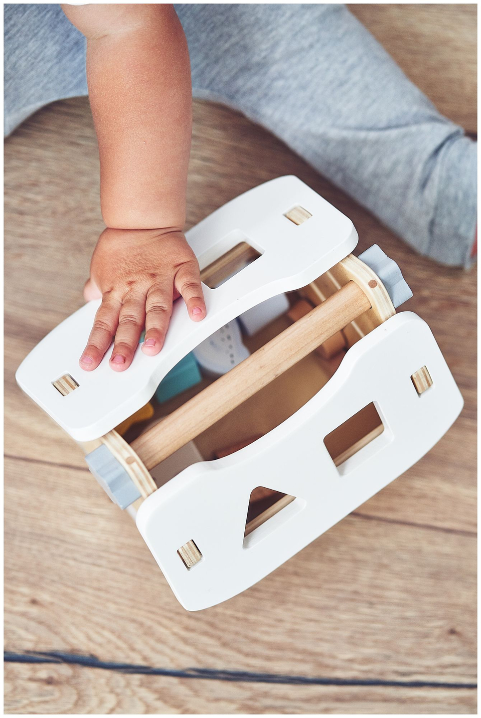 Clasificador: una casa educativa de madera con bloques