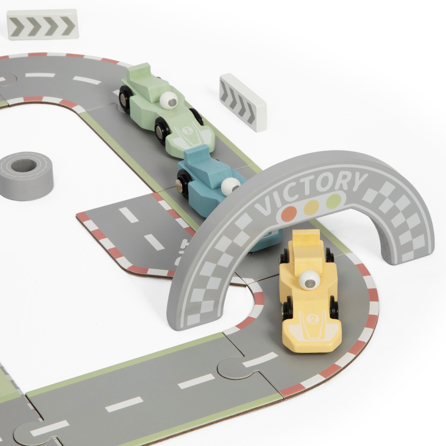 Maleta magnética con pista de carreras, vehículos de madera y accesorios de carretera