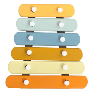 Juego de instrumentos infantiles con motivo de elefante