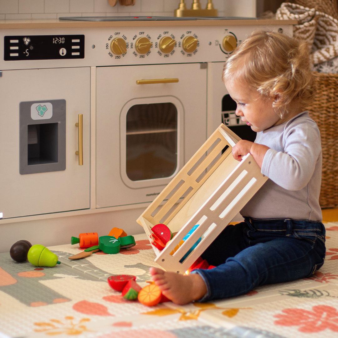 Frutas y verduras de madera para cortar.