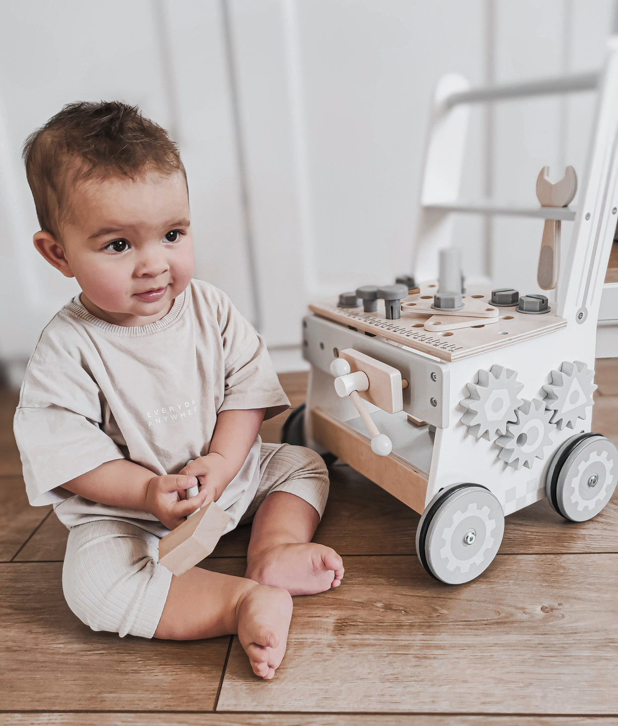 Andador de madera 3en1, empujador + taller - 47 elementos