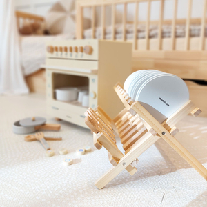 Accesorios de cocina de madera con secador de platos: un juego para niños