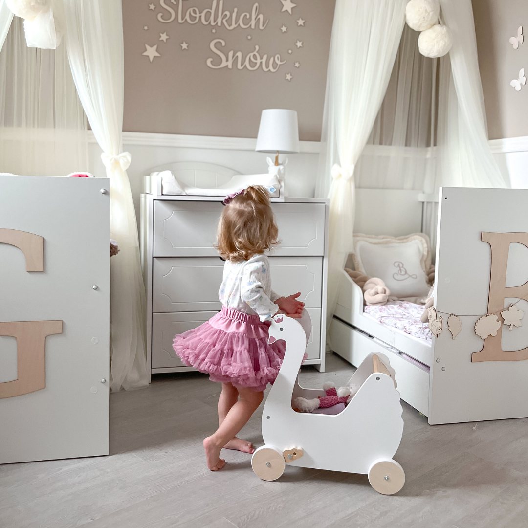 Cochecito de muñecas de madera - Swan