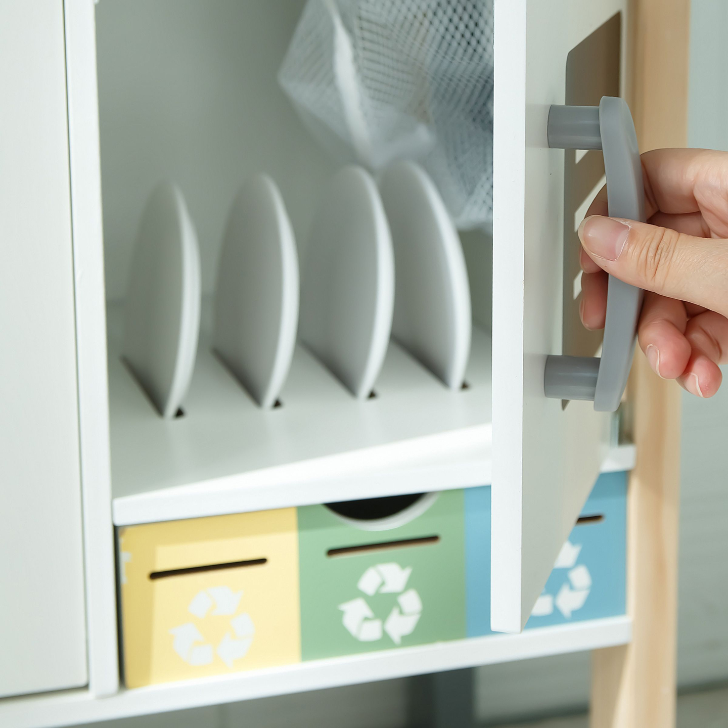 Cocina interactiva con lavadora, lavavajillas y pizarra