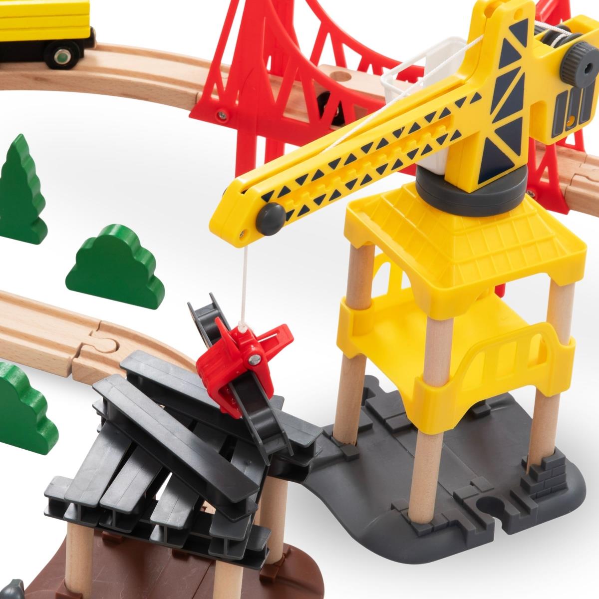 Ferrocarril de madera, tren de baterías - Ciudad: vías, coches, puente, aeropuerto