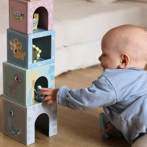 Torre - clasificador con figuras de dinosaurios