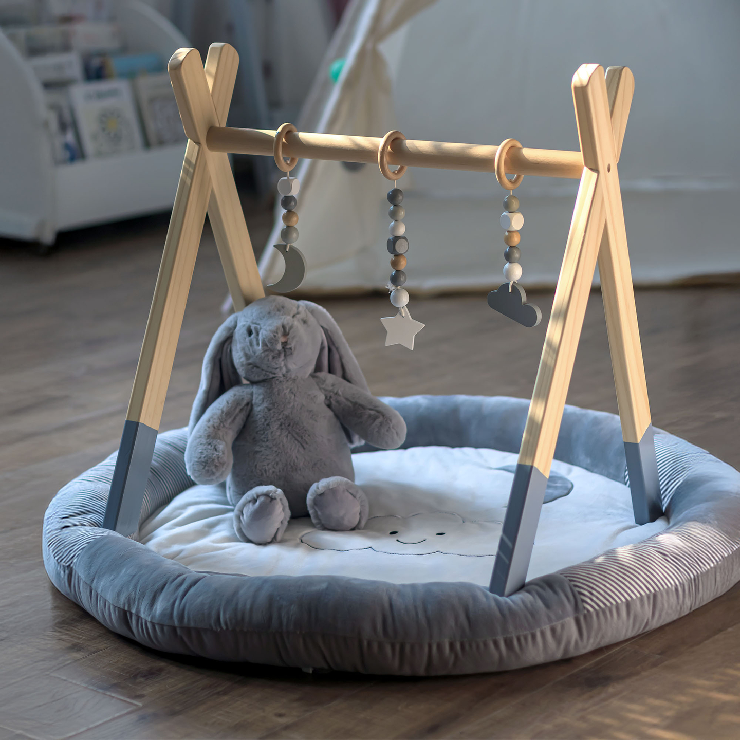 Soporte educativo de madera Baby Gym - color gris