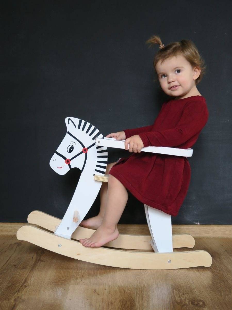 Caballito de madera con barandillas K11