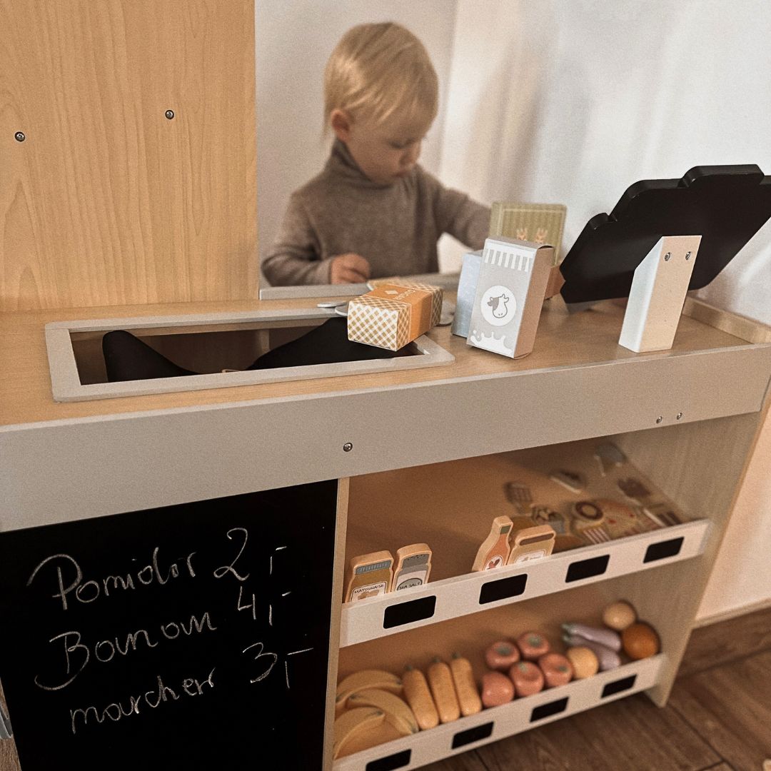 Tienda de comestibles de madera: un gran puesto XXL, una tienda con una caja registradora de juguete