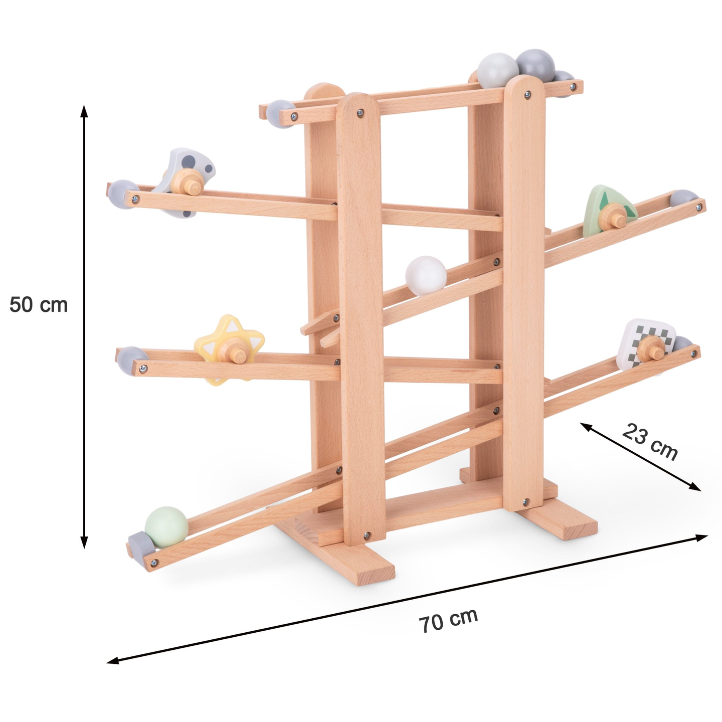 Una gran pista de bolas de madera: un tobogán con elementos giratorios